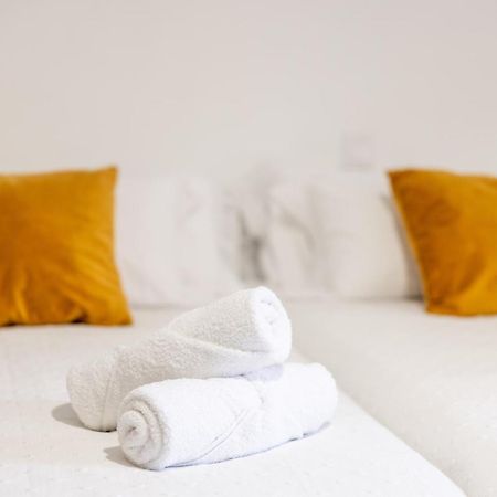 Los Apartamentos Jacinto Benavente Centro مدريد المظهر الخارجي الصورة
