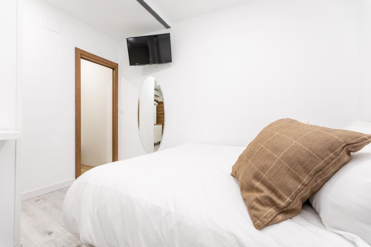 Los Apartamentos Jacinto Benavente Centro مدريد المظهر الخارجي الصورة
