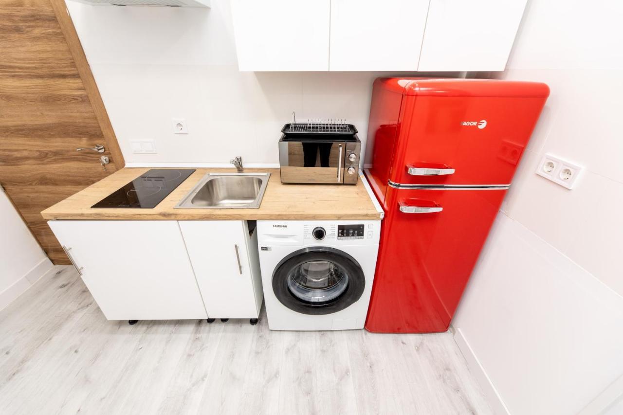 Los Apartamentos Jacinto Benavente Centro مدريد المظهر الخارجي الصورة
