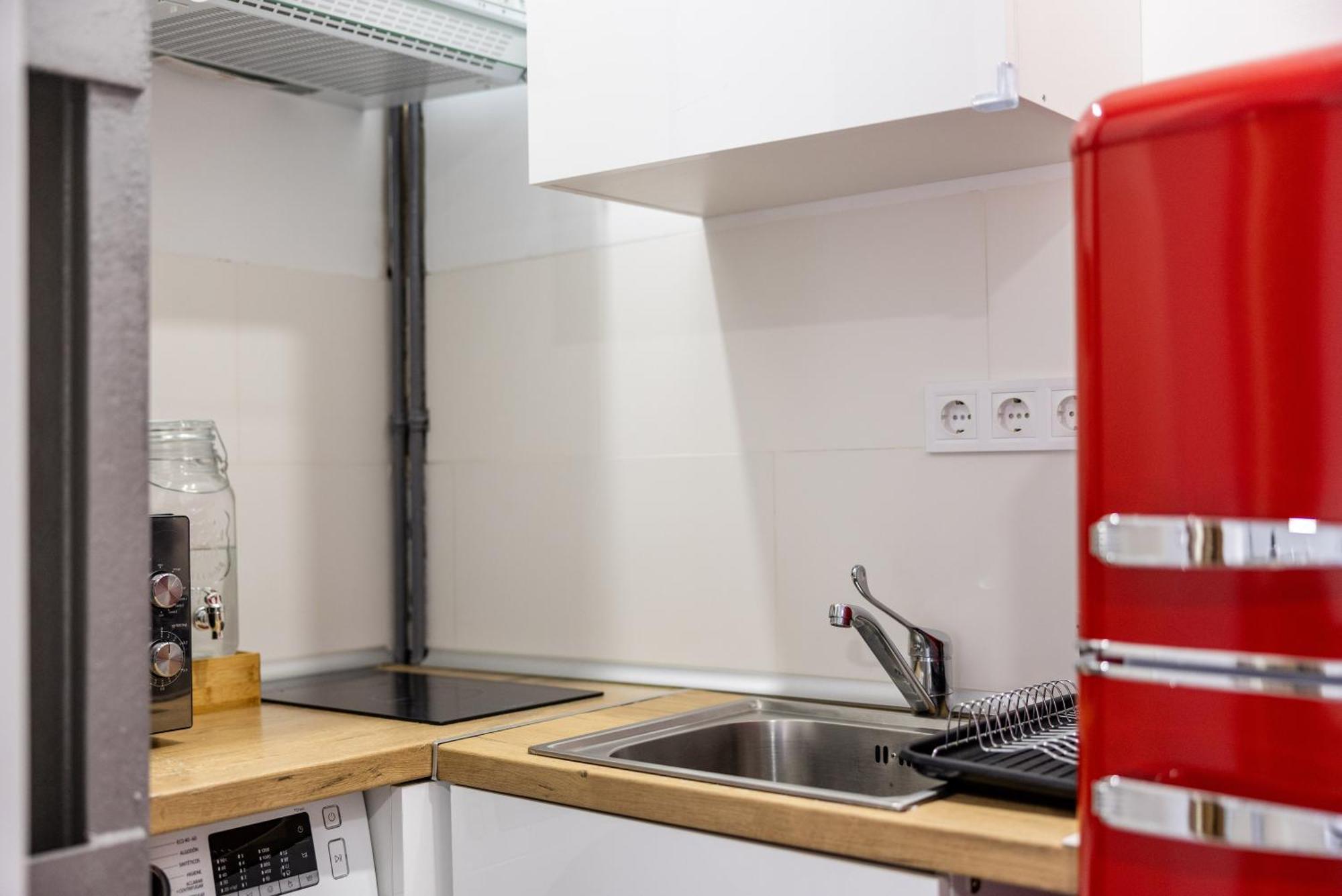Los Apartamentos Jacinto Benavente Centro مدريد المظهر الخارجي الصورة
