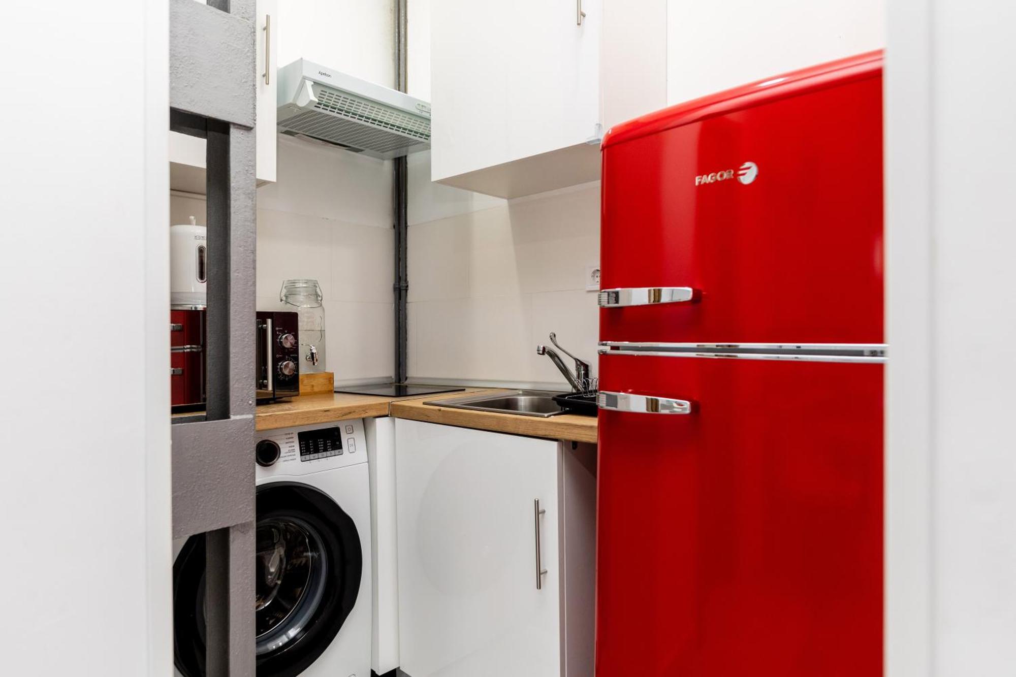 Los Apartamentos Jacinto Benavente Centro مدريد المظهر الخارجي الصورة