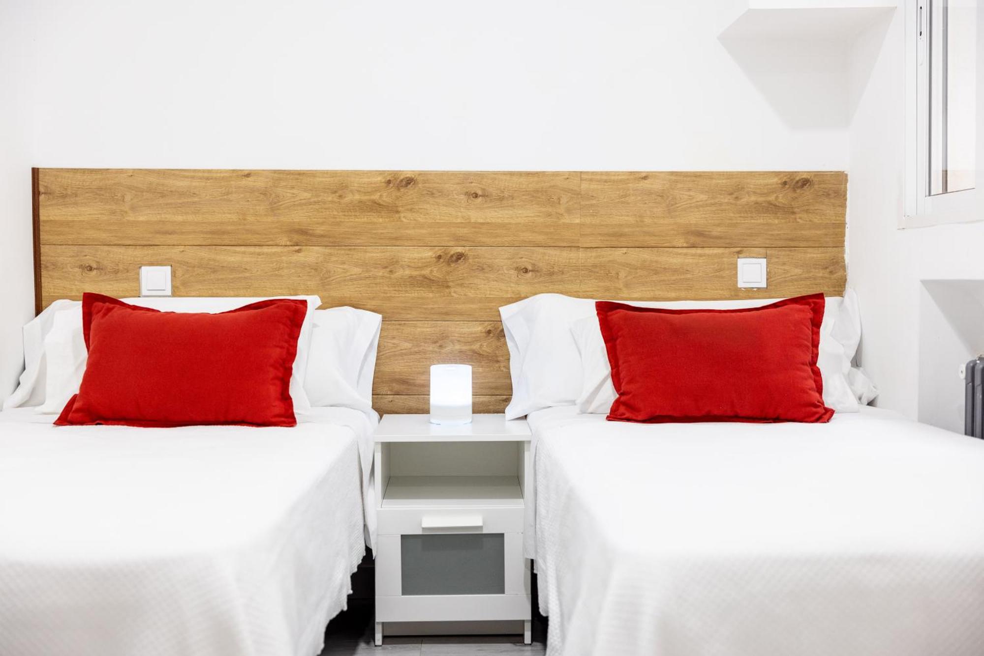 Los Apartamentos Jacinto Benavente Centro مدريد المظهر الخارجي الصورة
