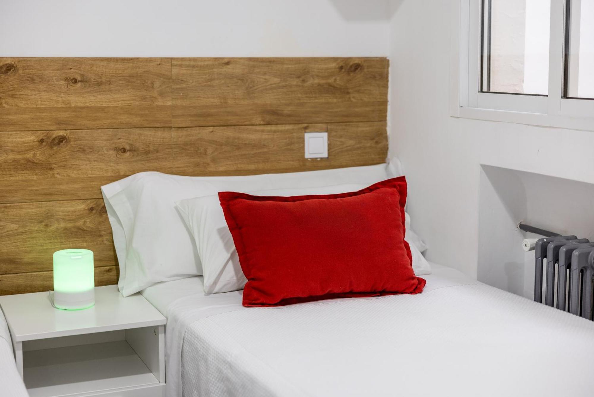 Los Apartamentos Jacinto Benavente Centro مدريد المظهر الخارجي الصورة