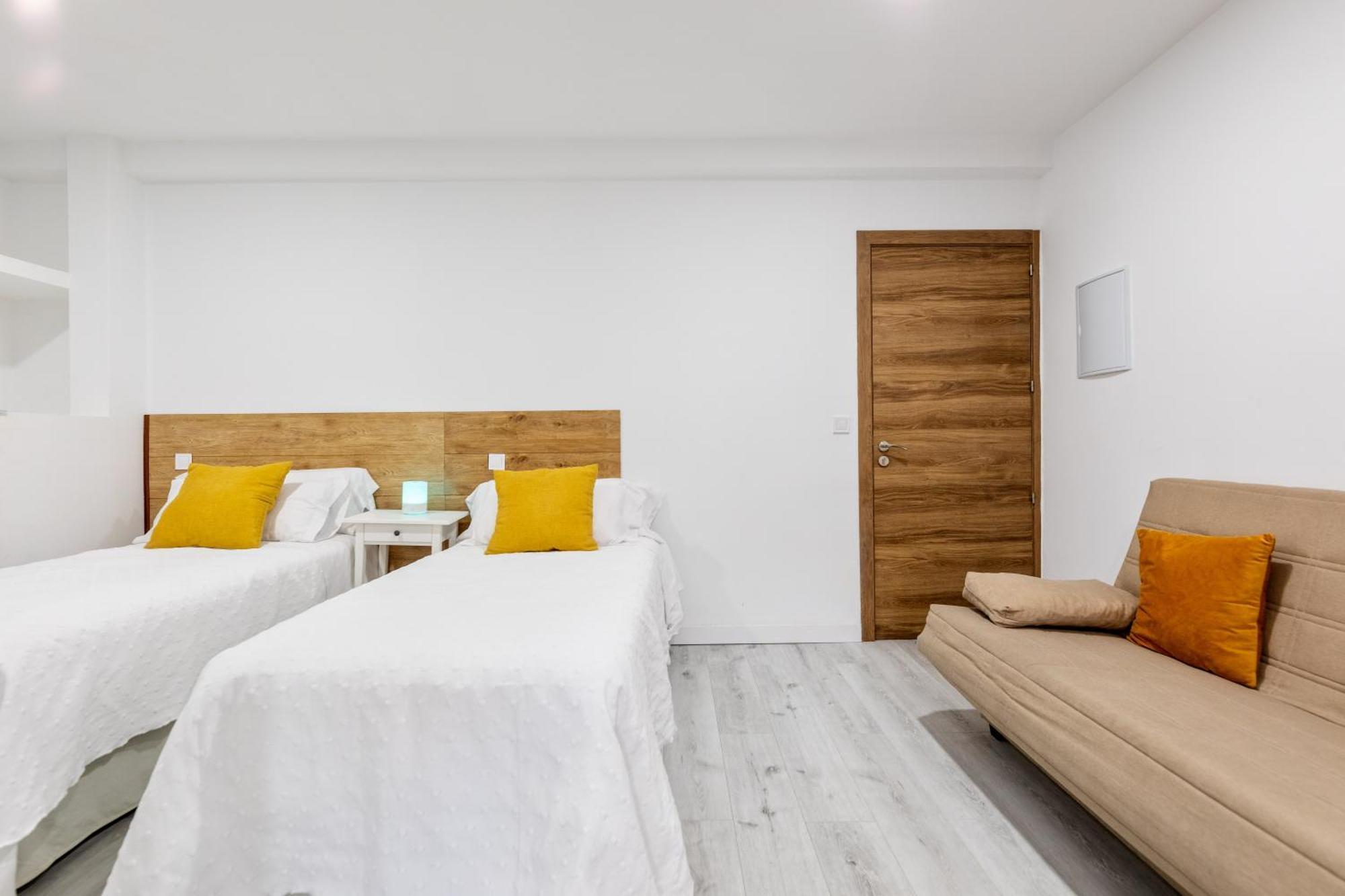 Los Apartamentos Jacinto Benavente Centro مدريد المظهر الخارجي الصورة