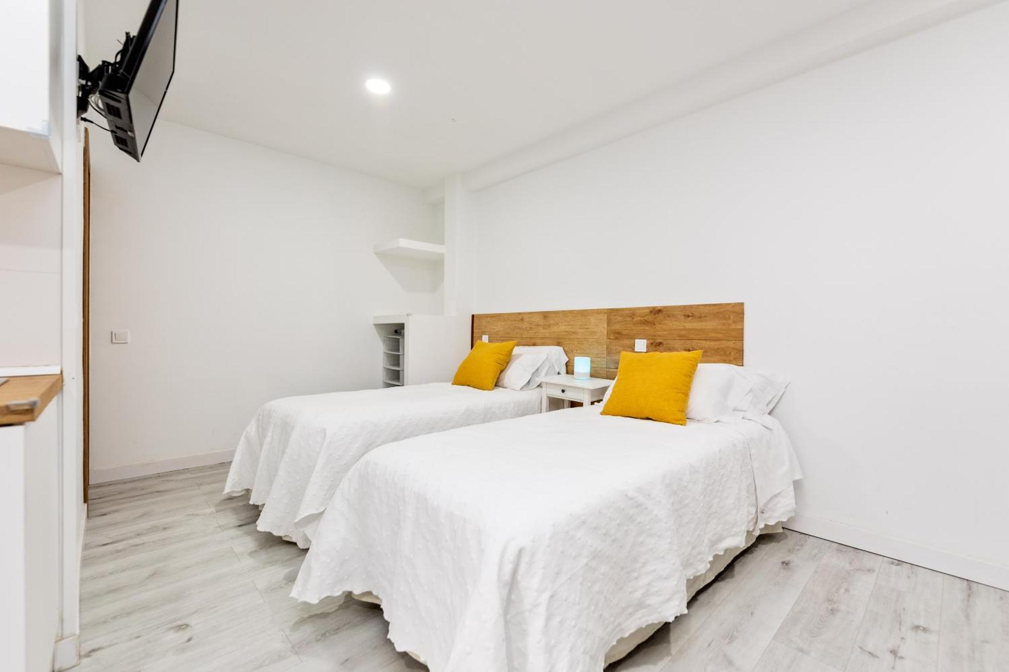 Los Apartamentos Jacinto Benavente Centro مدريد المظهر الخارجي الصورة