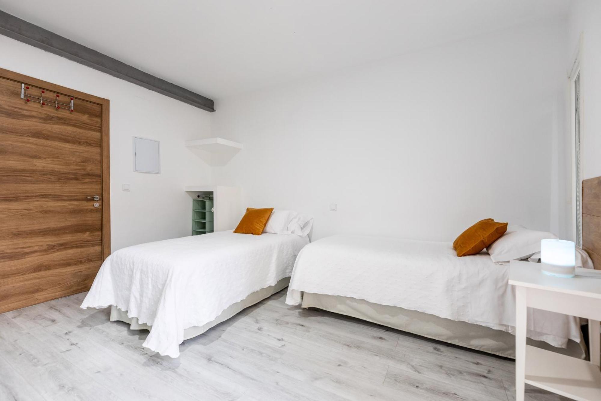Los Apartamentos Jacinto Benavente Centro مدريد المظهر الخارجي الصورة