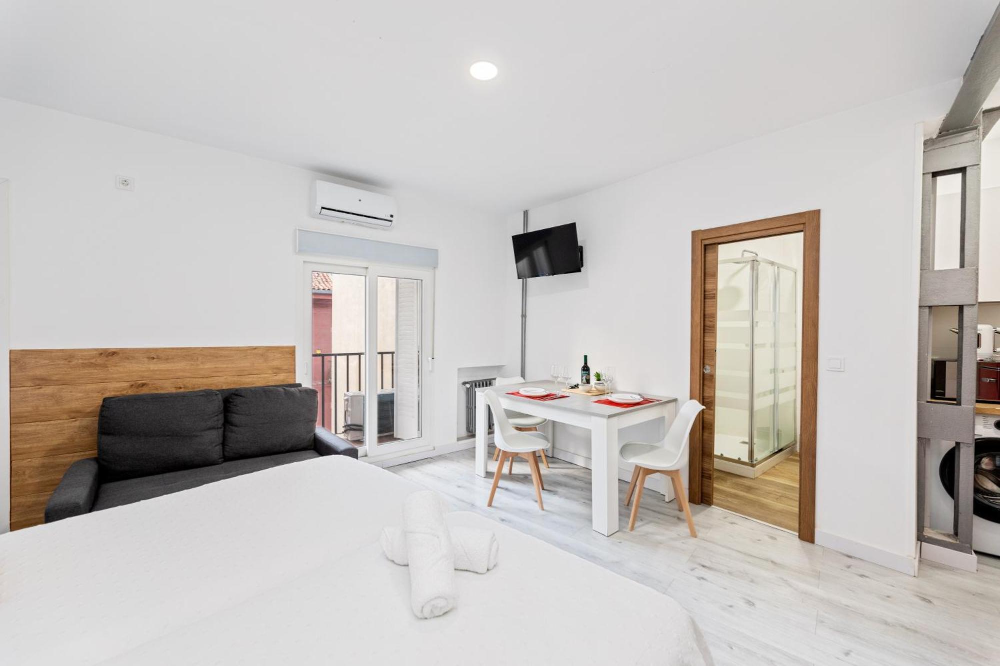 Los Apartamentos Jacinto Benavente Centro مدريد المظهر الخارجي الصورة