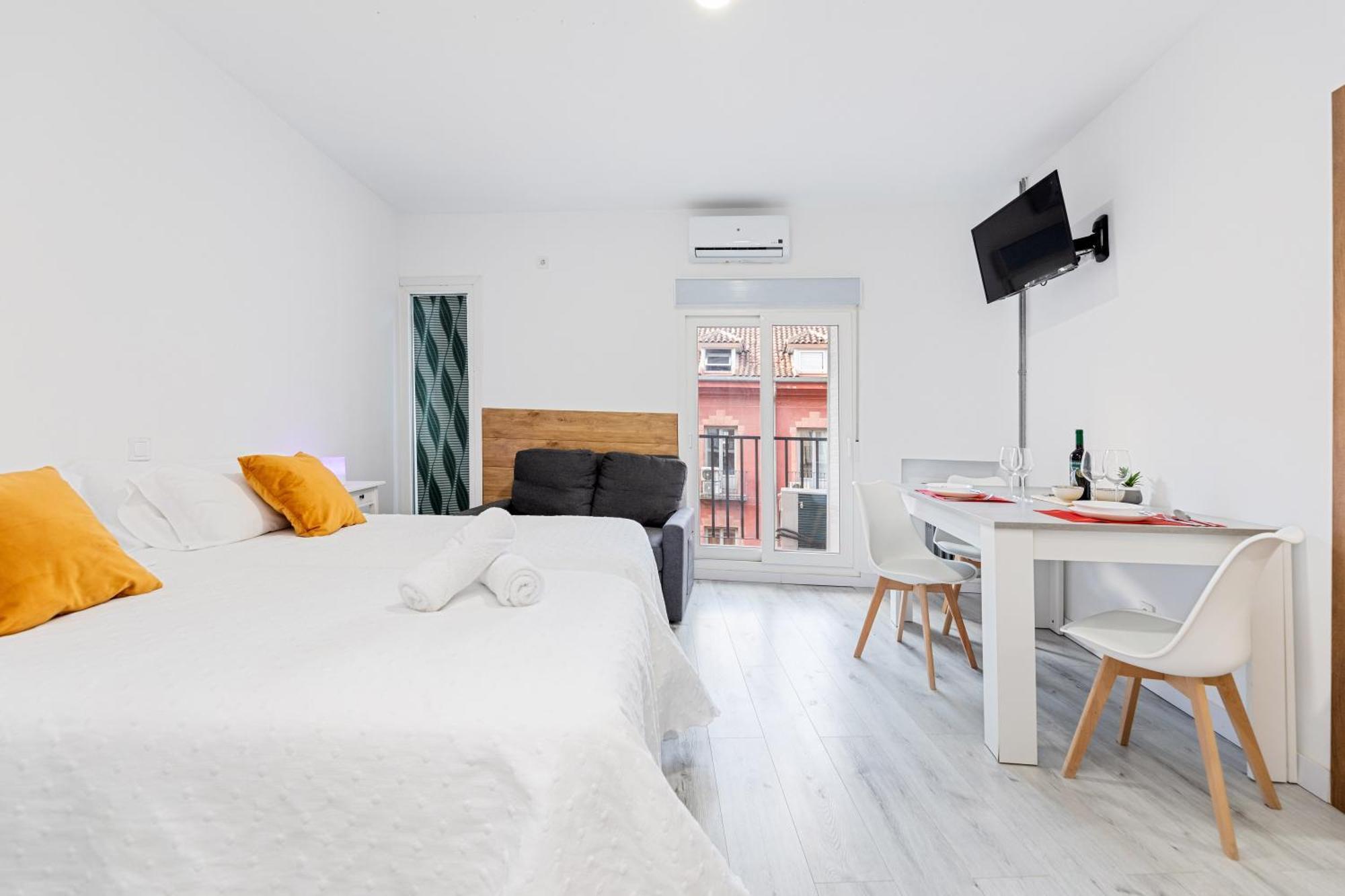 Los Apartamentos Jacinto Benavente Centro مدريد المظهر الخارجي الصورة